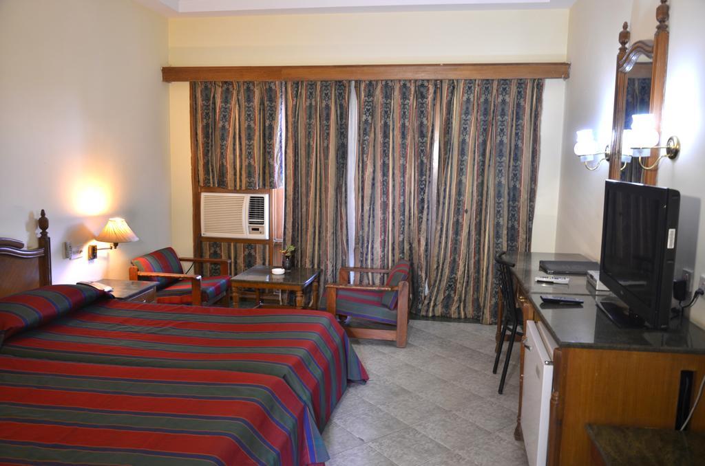 Hotel Bharatpur Ashok Exterior photo